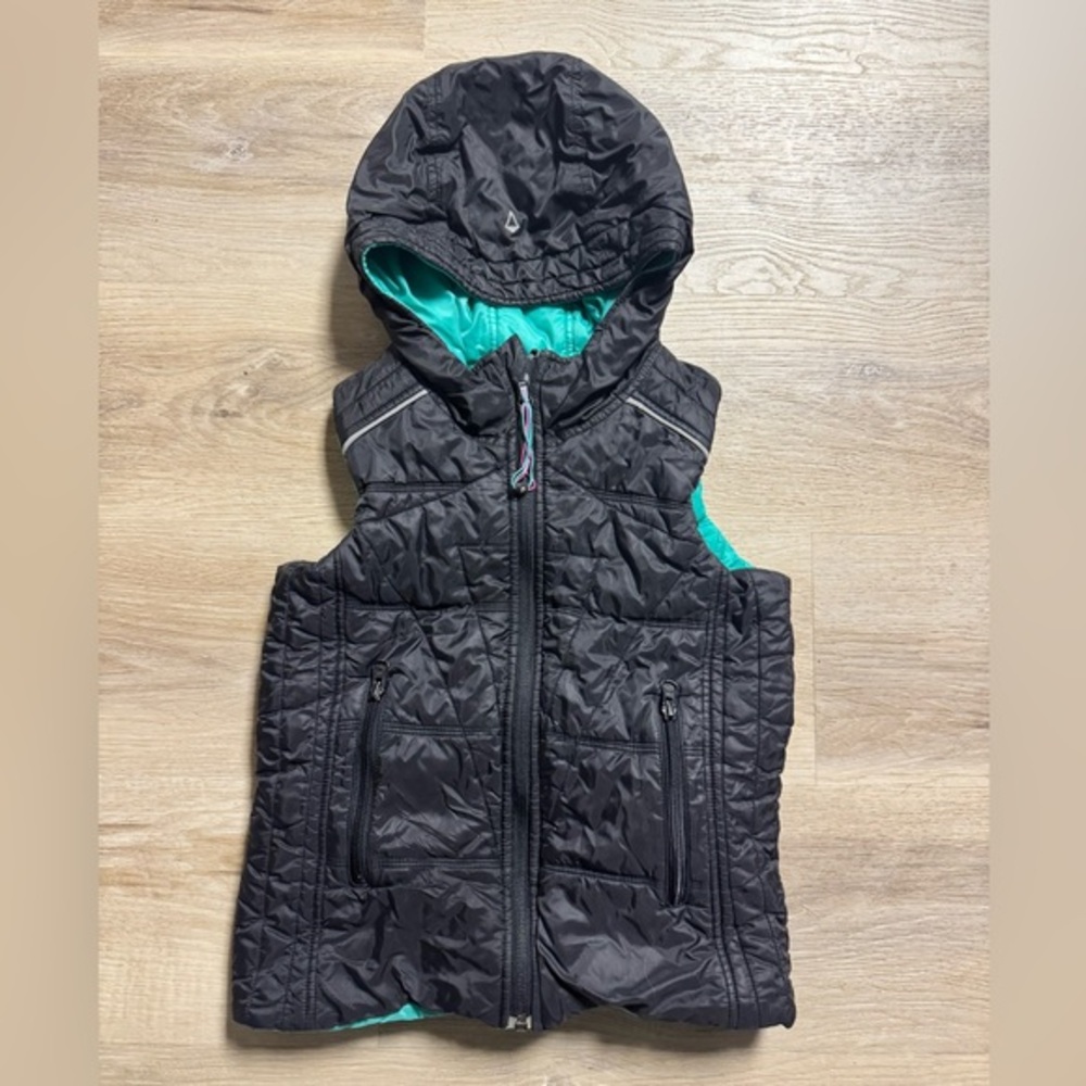 Ivivia Black and Teal Reversible Puffer Vest